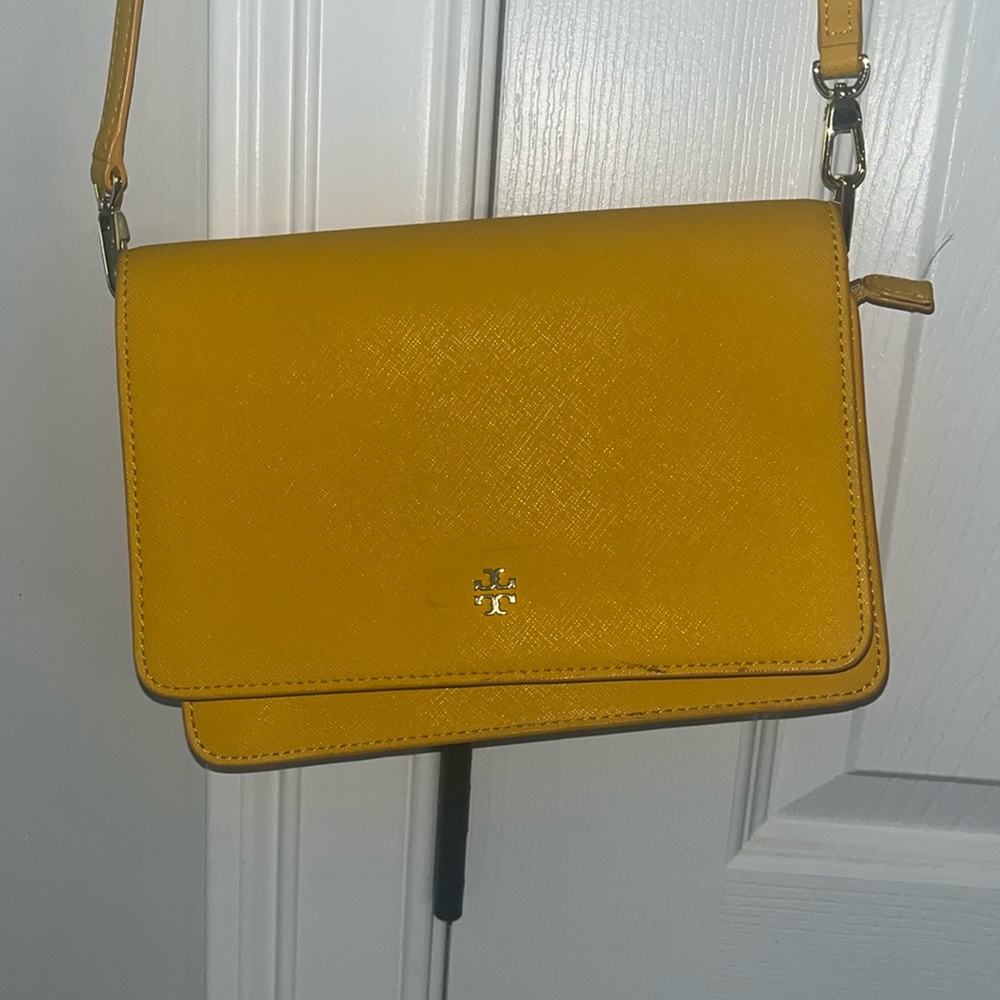 Yellow Tory Burch crossbody purse!